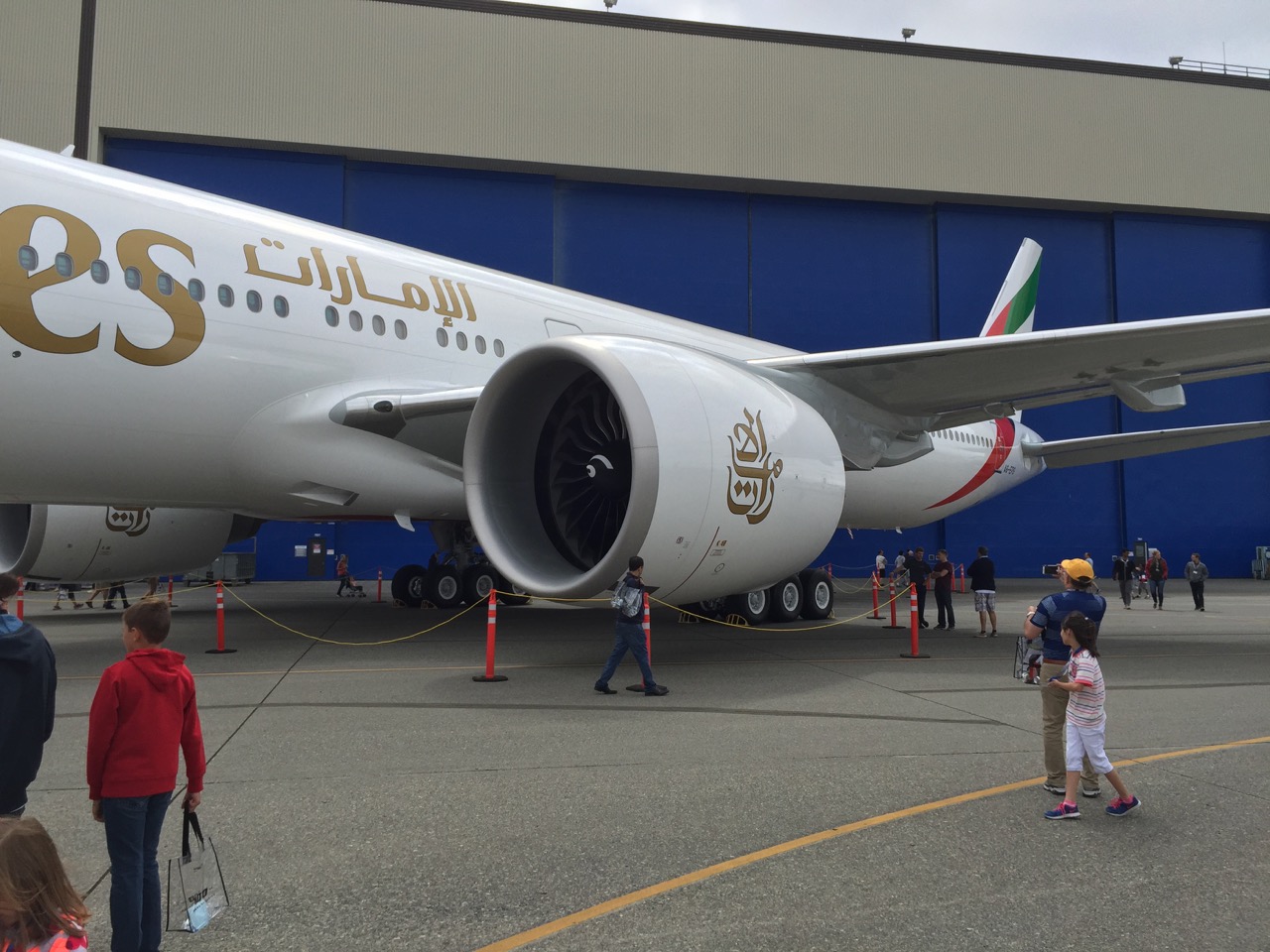 photos from Family Day at the Boeing Everett Factory (56k use the ...